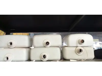 LOTE 556 - 06 CAIXAS DE DESCARGA MARCAS E MODELOS DIVERSOS. (NO ESTADO) ATENÇÃO! FAZER A VISITAÇÃO ANTES DE ARREMATAR, NÃO SABEMOS SE FUNCIONA. LEILÃO NÃO TEM GARANTIA E NEM DEVOLUÇÃO, SUJEITO A POSSÍVEIS AVARIAS VISÍVEIS/OCULTAS E/OU AUSÊNCIA DE COMPONENTES.