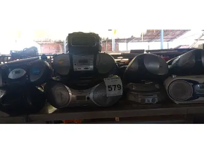 LOTE 579 - 01 LOTE COM VÁRIOS APARELHOS DE SOM MARCAS E MODELOS DIVERSOS. (NO ESTADO) ATENÇÃO! FAZER A VISITAÇÃO ANTES DE ARREMATAR, NÃO SABEMOS SE FUNCIONA. LEILÃO NÃO TEM GARANTIA E NEM DEVOLUÇÃO, SUJEITO A POSSÍVEIS AVARIAS VISÍVEIS/OCULTAS E/OU AUSÊNCIA DE COMPONENTES.