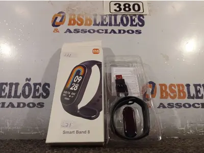 LOTE 380 - 01 RELÓGIO SMART WATCH M8. (NO ESTADO) ATENÇÃO! FAZER A VISITAÇÃO ANTES DE ARREMATAR, NÃO SABEMOS SE FUNCIONA. LEILÃO NÃO TEM GARANTIA E NEM DEVOLUÇÃO, SUJEITO A POSSÍVEIS AVARIAS VISÍVEIS/OCULTAS E/OU AUSÊNCIA DE COMPONENTES.