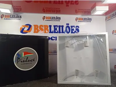 LOTE 343 - 02 PLAFONS DE SOBREPOR 40X40. (NO ESTADO) ATENÇÃO! FAZER A VISITAÇÃO ANTES DE ARREMATAR, NÃO SABEMOS SE FUNCIONA. LEILÃO NÃO TEM GARANTIA E NEM DEVOLUÇÃO, SUJEITO A POSSÍVEIS AVARIAS VISÍVEIS/OCULTAS E/OU AUSÊNCIA DE COMPONENTES.