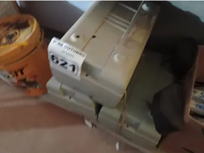 LOTE 621 - 03 LUMINÁRIAS DE EMERGÊNCIA INCOMPLETAS. (NO ESTADO) ATENÇÃO! FAZER A VISITAÇÃO ANTES DE ARREMATAR, NÃO SABEMOS SE FUNCIONA. LEILÃO NÃO TEM GARANTIA E NEM DEVOLUÇÃO, SUJEITO A POSSÍVEIS AVARIAS VISÍVEIS/OCULTAS E/OU AUSÊNCIA DE COMPONENTES.