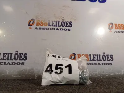 LOTE 451 - 01 KIT DE PARAFUSOS SEXTAVADOS (NO ESTADO) ATENÇÃO! FAZER A VISITAÇÃO ANTES DE ARREMATAR, NÃO SABEMOS SE FUNCIONA. LEILÃO NÃO TEM GARANTIA E NEM DEVOLUÇÃO, SUJEITO A POSSÍVEIS AVARIAS VISÍVEIS/OCULTAS E/OU AUSÊNCIA DE COMPONENTES.