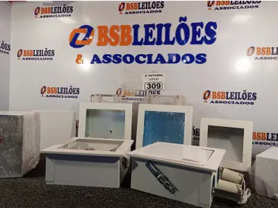 LOTE 309 - 09 LUMINÁRIAS MARCAS E MODELOS DIVERSOS. (NO ESTADO) ATENÇÃO! FAZER A VISITAÇÃO ANTES DE ARREMATAR, NÃO SABEMOS SE FUNCIONA. LEILÃO NÃO TEM GARANTIA E NEM DEVOLUÇÃO, SUJEITO A POSSÍVEIS AVARIAS VISÍVEIS/OCULTAS E/OU AUSÊNCIA DE COMPONENTES.