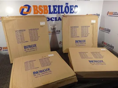LOTE 346 - 04 PLAFONS DE SOBREPOR 40X30. (NO ESTADO) ATENÇÃO! FAZER A VISITAÇÃO ANTES DE ARREMATAR, NÃO SABEMOS SE FUNCIONA. LEILÃO NÃO TEM GARANTIA E NEM DEVOLUÇÃO, SUJEITO A POSSÍVEIS AVARIAS VISÍVEIS/OCULTAS E/OU AUSÊNCIA DE COMPONENTES.