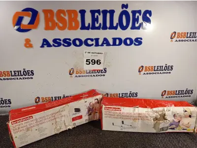 LOTE 596 - 02 SUPORTES PARA MICRO-ONDAS OU FORNO ELÉTRICO. (NO ESTADO) ATENÇÃO! FAZER A VISITAÇÃO ANTES DE ARREMATAR, NÃO SABEMOS SE FUNCIONA. LEILÃO NÃO TEM GARANTIA E NEM DEVOLUÇÃO, SUJEITO A POSSÍVEIS AVARIAS VISÍVEIS/OCULTAS E/OU AUSÊNCIA DE COMPONENTES.