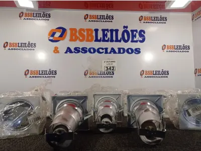 LOTE 342 - 10 LUMINÁRIAS DE EMBUTIR QUADRADA 1XE-27 MF 112 METAL TÉCNICA. (NO ESTADO) ATENÇÃO! FAZER A VISITAÇÃO ANTES DE ARREMATAR, NÃO SABEMOS SE FUNCIONA. LEILÃO NÃO TEM GARANTIA E NEM DEVOLUÇÃO, SUJEITO A POSSÍVEIS AVARIAS VISÍVEIS/OCULTAS E/OU AUSÊNCIA DE COMPONENTES.