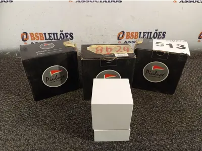 LOTE 513 - 03 ARANDELAS RETANGULARES. (NO ESTADO) ATENÇÃO! FAZER A VISITAÇÃO ANTES DE ARREMATAR, NÃO SABEMOS SE FUNCIONA. LEILÃO NÃO TEM GARANTIA E NEM DEVOLUÇÃO, SUJEITO A POSSÍVEIS AVARIAS VISÍVEIS/OCULTAS E/OU AUSÊNCIA DE COMPONENTES.