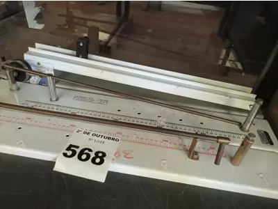 LOTE 568 - 01 EQUIPAMENTO DIDÁTICO ESCOLAR (FÍSICA). (NO ESTADO) ATENÇÃO! FAZER A VISITAÇÃO ANTES DE ARREMATAR, NÃO SABEMOS SE FUNCIONA. LEILÃO NÃO TEM GARANTIA E NEM DEVOLUÇÃO, SUJEITO A POSSÍVEIS AVARIAS VISÍVEIS/OCULTAS E/OU AUSÊNCIA DE COMPONENTES.