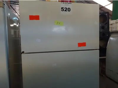 LOTE 520 - 01 GELADEIRA MARCA BRASTEMP 220V. (NO ESTADO) ATENÇÃO! FAZER A VISITAÇÃO ANTES DE ARREMATAR, NÃO SABEMOS SE FUNCIONA. LEILÃO NÃO TEM GARANTIA E NEM DEVOLUÇÃO, SUJEITO A POSSÍVEIS AVARIAS VISÍVEIS/OCULTAS E/OU AUSÊNCIA DE COMPONENTES.
