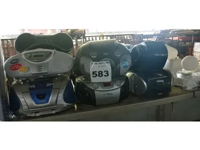 LOTE 583 - 01 LOTE COM VÁRIOS APARELHOS DE SOM MARCAS E MODELOS DIVERSOS. (NO ESTADO) ATENÇÃO! FAZER A VISITAÇÃO ANTES DE ARREMATAR, NÃO SABEMOS SE FUNCIONA. LEILÃO NÃO TEM GARANTIA E NEM DEVOLUÇÃO, SUJEITO A POSSÍVEIS AVARIAS VISÍVEIS/OCULTAS E/OU AUSÊNCIA DE COMPONENTES.