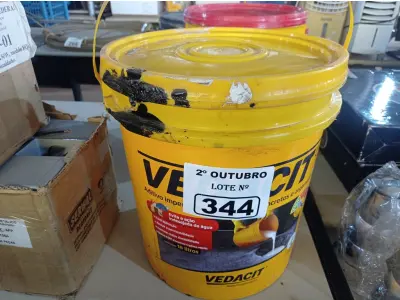LOTE 344 - 01 BALDE DE VEDACIT, ADITIVO IMPERMEABILIZANTE PARA CONCRETOS E ARGAMASSAS 18L. (NO ESTADO) ATENÇÃO! FAZER A VISITAÇÃO ANTES DE ARREMATAR, NÃO SABEMOS SE FUNCIONA. LEILÃO NÃO TEM GARANTIA E NEM DEVOLUÇÃO, SUJEITO A POSSÍVEIS AVARIAS VISÍVEIS/OCULTAS E/OU AUSÊNCIA DE COMPONENTES.