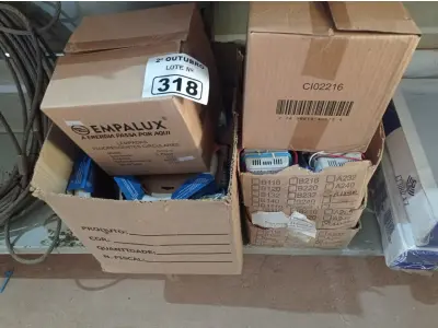 LOTE 318 - 01 LOTE COM VÁRIAS LÂMPADAS REDONDAS FLUORESCENTES E REATORES MARCAS E MODELOS DIVERSOS. (NO ESTADO) ATENÇÃO! FAZER A VISITAÇÃO ANTES DE ARREMATAR, NÃO SABEMOS SE FUNCIONA. LEILÃO NÃO TEM GARANTIA E NEM DEVOLUÇÃO, SUJEITO A POSSÍVEIS AVARIAS VISÍVEIS/OCULTAS E/OU AUSÊNCIA DE COMPONENTES.