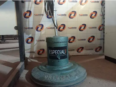 LOTE 338 - 01 ENCERADEIRA INDUSTRIAL. (NO ESTADO) ATENÇÃO! FAZER A VISITAÇÃO ANTES DE ARREMATAR, NÃO SABEMOS SE FUNCIONA. LEILÃO NÃO TEM GARANTIA E NEM DEVOLUÇÃO, SUJEITO A POSSÍVEIS AVARIAS VISÍVEIS/OCULTAS E/OU AUSÊNCIA DE COMPONENTES.