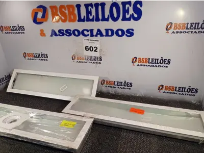 LOTE 602 - 03 LUMINÁRIAS DE EMBUTIR 7806 2X20 EDIBRAZ. (NO ESTADO) ATENÇÃO! FAZER A VISITAÇÃO ANTES DE ARREMATAR, NÃO SABEMOS SE FUNCIONA. LEILÃO NÃO TEM GARANTIA E NEM DEVOLUÇÃO, SUJEITO A POSSÍVEIS AVARIAS VISÍVEIS/OCULTAS E/OU AUSÊNCIA DE COMPONENTES.