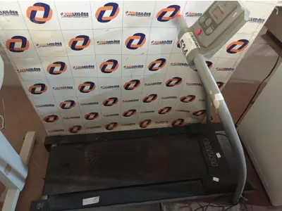 LOTE 534 - 01 ESTEIRA ERGOMÉTRICA MARCA CALOI. (NO ESTADO) ATENÇÃO! FAZER A VISITAÇÃO ANTES DE ARREMATAR, NÃO SABEMOS SE FUNCIONA. LEILÃO NÃO TEM GARANTIA E NEM DEVOLUÇÃO, SUJEITO A POSSÍVEIS AVARIAS VISÍVEIS/OCULTAS E/OU AUSÊNCIA DE COMPONENTES.