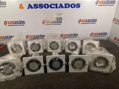LOTE 342 - 10 LUMINÁRIAS DE EMBUTIR QUADRADA 1XE-27 MF 112 METAL TÉCNICA. (NO ESTADO) ATENÇÃO! FAZER A VISITAÇÃO ANTES DE ARREMATAR, NÃO SABEMOS SE FUNCIONA. LEILÃO NÃO TEM GARANTIA E NEM DEVOLUÇÃO, SUJEITO A POSSÍVEIS AVARIAS VISÍVEIS/OCULTAS E/OU AUSÊNCIA DE COMPONENTES.