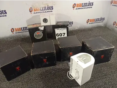 LOTE 607 - 06 ARANDELAS PIOLUCE. (NO ESTADO) ATENÇÃO! FAZER A VISITAÇÃO ANTES DE ARREMATAR, NÃO SABEMOS SE FUNCIONA. LEILÃO NÃO TEM GARANTIA E NEM DEVOLUÇÃO, SUJEITO A POSSÍVEIS AVARIAS VISÍVEIS/OCULTAS E/OU AUSÊNCIA DE COMPONENTES.