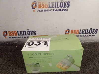 LOTE 031 - 01 TRITURADOR DE ALIMENTOS. (NO ESTADO) ATENÇÃO! FAZER A VISITAÇÃO ANTES DE ARREMATAR, NÃO SABEMOS SE FUNCIONA. LEILÃO NÃO TEM GARANTIA E NEM DEVOLUÇÃO, SUJEITO A POSSÍVEIS AVARIAS VISÍVEIS/OCULTAS E/OU AUSÊNCIA DE COMPONENTES.