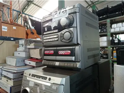LOTE 278 - 03 APARELHOS DE SOM MARCAS E MODELOS DIVERSOS. (NO ESTADO) ATENÇÃO! FAZER A VISITAÇÃO ANTES DE ARREMATAR, NÃO SABEMOS SE FUNCIONA. LEILÃO NÃO TEM GARANTIA E NEM DEVOLUÇÃO, SUJEITO A POSSÍVEIS AVARIAS VISÍVEIS/OCULTAS E/OU AUSÊNCIA DE COMPONENTES.