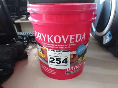 LOTE 254 - 01 BALDE DE DRYKOVEDA, ADITIVO IMPERMEABILIZANTE PARA CONCRETO E ARGAMASSA 18L. (NO ESTADO) ATENÇÃO! FAZER A VISITAÇÃO ANTES DE ARREMATAR, NÃO SABEMOS SE FUNCIONA. LEILÃO NÃO TEM GARANTIA E NEM DEVOLUÇÃO, SUJEITO A POSSÍVEIS AVARIAS VISÍVEIS/OCULTAS E/OU AUSÊNCIA DE COMPONENTES.