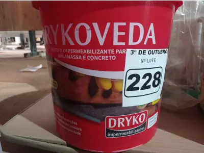 LOTE 228 - 01 BALDE DE DRYKOVEDA, ADITIVO IMPERMEABILIZANTE PARA CONCRETO E ARGAMASSA 18L. (NO ESTADO) ATENÇÃO! FAZER A VISITAÇÃO ANTES DE ARREMATAR, NÃO SABEMOS SE FUNCIONA. LEILÃO NÃO TEM GARANTIA E NEM DEVOLUÇÃO, SUJEITO A POSSÍVEIS AVARIAS VISÍVEIS/OCULTAS E/OU AUSÊNCIA DE COMPONENTES.