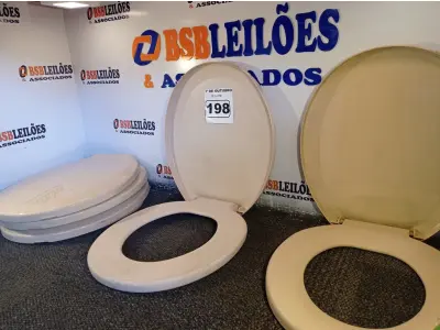 LOTE 198 - 05 ASSENTOS PARA VASO SANITÁRIO. (NO ESTADO) ATENÇÃO! FAZER A VISITAÇÃO ANTES DE ARREMATAR, NÃO SABEMOS SE FUNCIONA. LEILÃO NÃO TEM GARANTIA E NEM DEVOLUÇÃO, SUJEITO A POSSÍVEIS AVARIAS VISÍVEIS/OCULTAS E/OU AUSÊNCIA DE COMPONENTES.