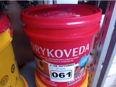 LOTE 061 - 01 BALDE DE DRYKOVEDA, ADITIVO IMPERMEABILIZANTE PARA CONCRETO E ARGAMASSA 18L. (NO ESTADO) ATENÇÃO! FAZER A VISITAÇÃO ANTES DE ARREMATAR, NÃO SABEMOS SE FUNCIONA. LEILÃO NÃO TEM GARANTIA E NEM DEVOLUÇÃO, SUJEITO A POSSÍVEIS AVARIAS VISÍVEIS/OCULTAS E/OU AUSÊNCIA DE COMPONENTES.