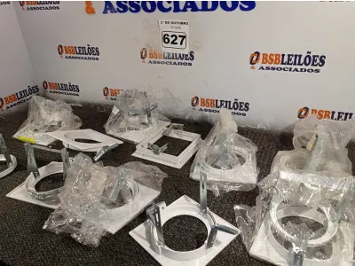 LOTE 627 - 07 LUMINÁRIAS DE EMBUTIR. (NO ESTADO) ATENÇÃO! FAZER A VISITAÇÃO ANTES DE ARREMATAR, NÃO SABEMOS SE FUNCIONA. LEILÃO NÃO TEM GARANTIA E NEM DEVOLUÇÃO, SUJEITO A POSSÍVEIS AVARIAS VISÍVEIS/OCULTAS E/OU AUSÊNCIA DE COMPONENTES.