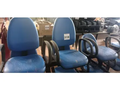 LOTE 518 - 02 LONGARINAS DE 03 LUGARES COM AVARIAS. (NO ESTADO) ATENÇÃO! FAZER A VISITAÇÃO ANTES DE ARREMATAR, NÃO SABEMOS SE FUNCIONA. LEILÃO NÃO TEM GARANTIA E NEM DEVOLUÇÃO, SUJEITO A POSSÍVEIS AVARIAS VISÍVEIS/OCULTAS E/OU AUSÊNCIA DE COMPONENTES.