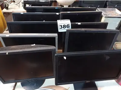 LOTE 386 - 10 MONITORES MARCAS E MODELOS DIVERSOS PARA RETIRADA DE PEÇAS. (NO ESTADO) ATENÇÃO! FAZER A VISITAÇÃO ANTES DE ARREMATAR, NÃO SABEMOS SE FUNCIONA. LEILÃO NÃO TEM GARANTIA E NEM DEVOLUÇÃO, SUJEITO A POSSÍVEIS AVARIAS VISÍVEIS/OCULTAS E/OU AUSÊNCIA DE COMPONENTES.