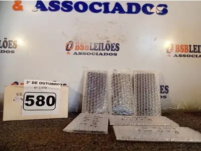 LOTE 580 - 06 TELAS PARA CELULAR REDMI. (NO ESTADO) ATENÇÃO! FAZER A VISITAÇÃO ANTES DE ARREMATAR, NÃO SABEMOS SE FUNCIONA. LEILÃO NÃO TEM GARANTIA E NEM DEVOLUÇÃO, SUJEITO A POSSÍVEIS AVARIAS VISÍVEIS/OCULTAS E/OU AUSÊNCIA DE COMPONENTES.