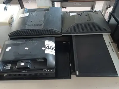 LOTE 469 - 01 LOTE COM VÁRIOS MONITORES MARCAS E MODELOS DIVERSOS PARA RETIRADA DE PEÇAS. (NO ESTADO) ATENÇÃO! FAZER A VISITAÇÃO ANTES DE ARREMATAR, NÃO SABEMOS SE FUNCIONA. LEILÃO NÃO TEM GARANTIA E NEM DEVOLUÇÃO, SUJEITO A POSSÍVEIS AVARIAS VISÍVEIS/OCULTAS E/OU AUSÊNCIA DE COMPONENTES.
