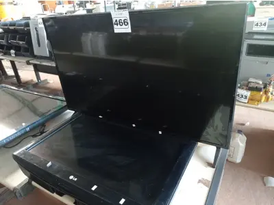 LOTE 466 - 02 TV’S MARCAS E MODELOS DIVERSOS PARA RETIRADA DE PEÇAS. (NO ESTADO) ATENÇÃO! FAZER A VISITAÇÃO ANTES DE ARREMATAR, NÃO SABEMOS SE FUNCIONA. LEILÃO NÃO TEM GARANTIA E NEM DEVOLUÇÃO, SUJEITO A POSSÍVEIS AVARIAS VISÍVEIS/OCULTAS E/OU AUSÊNCIA DE COMPONENTES.