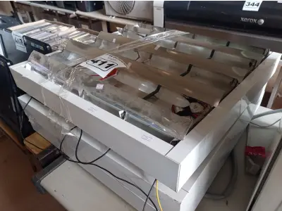 LOTE 411 - 03 LUMINÁRIAS DE SOBREPOR. (NO ESTADO) ATENÇÃO! FAZER A VISITAÇÃO ANTES DE ARREMATAR, NÃO SABEMOS SE FUNCIONA. LEILÃO NÃO TEM GARANTIA E NEM DEVOLUÇÃO, SUJEITO A POSSÍVEIS AVARIAS VISÍVEIS/OCULTAS E/OU AUSÊNCIA DE COMPONENTES.