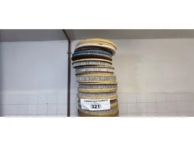 LOTE 321 - 01 LOTE COM DISCOS PARA ENCERADEIRA (NO ESTADO, NÃO SABEMOS SE FUNCIONA. LEILÃO NÃO TEM GARANTIA E NEM DEVOLUÇÃO).