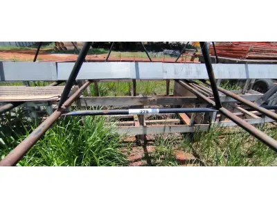 LOTE 279 - 03 ESTRUTURAS EM TRIANGULO EM FERRO NA COR PRETA (NO ESTADO, NÃO SABEMOS SE FUNCIONA. LEILÃO NÃO TEM GARANTIA E NEM DEVOLUÇÃO).