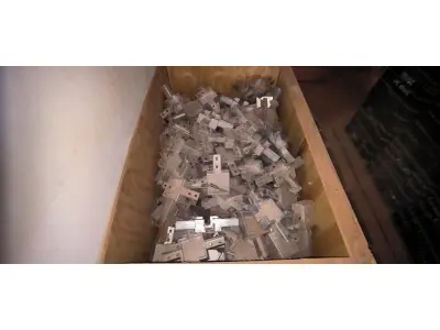 LOTE 184 - 01 LOTE COM CAIXAS DE DERIVAÇÃO (NO ESTADO, NÃO SABEMOS SE FUNCIONA. LEILÃO NÃO TEM GARANTIA E NEM DEVOLUÇÃO).