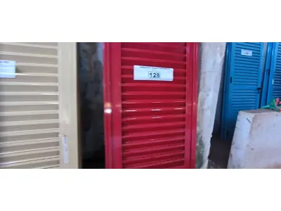 LOTE 128 - 03 PORTAS EM ALUMÍNIO 60X2.45 NA COR VERMELHA (NO ESTADO, NÃO SABEMOS SE FUNCIONA. LEILÃO NÃO TEM GARANTIA E NEM DEVOLUÇÃO).