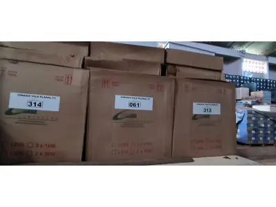 LOTE 314 - 01 LOTE COM LUMINÁRIAS QUADRADAS DE EMBUTIR (NO ESTADO, NÃO SABEMOS SE FUNCIONA. LEILÃO NÃO TEM GARANTIA E NEM DEVOLUÇÃO).