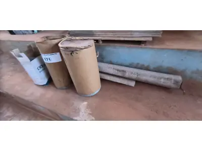 LOTE 171 - 02 BALDES DE COLA E 02 ROLOS DE PISO VINÍLICO (NO ESTADO, NÃO SABEMOS SE FUNCIONA. LEILÃO NÃO TEM GARANTIA E NEM DEVOLUÇÃO).