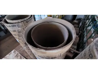 LOTE 111 - 02 FORMAS EM PAPELÃO PARA COLUNAS (NO ESTADO, NÃO SABEMOS SE FUNCIONA. LEILÃO NÃO TEM GARANTIA E NEM DEVOLUÇÃO).