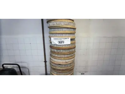 LOTE 321 - 01 LOTE COM DISCOS PARA ENCERADEIRA (NO ESTADO, NÃO SABEMOS SE FUNCIONA. LEILÃO NÃO TEM GARANTIA E NEM DEVOLUÇÃO).
