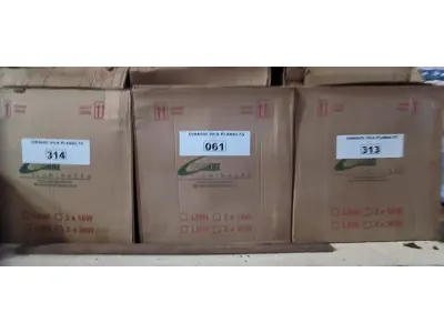 LOTE 314 - 01 LOTE COM LUMINÁRIAS QUADRADAS DE EMBUTIR (NO ESTADO, NÃO SABEMOS SE FUNCIONA. LEILÃO NÃO TEM GARANTIA E NEM DEVOLUÇÃO).