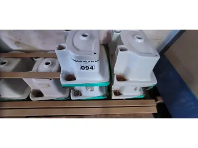 LOTE 094 - 05 TANQUES CELITE BRANCO (NO ESTADO, NÃO SABEMOS SE FUNCIONA. LEILÃO NÃO TEM GARANTIA E NEM DEVOLUÇÃO).