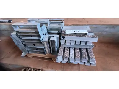 LOTE 159 - 01 LOTE COM ACABAMENTOS EM GALVANIZADOS (NO ESTADO, NÃO SABEMOS SE FUNCIONA. LEILÃO NÃO TEM GARANTIA E NEM DEVOLUÇÃO).
