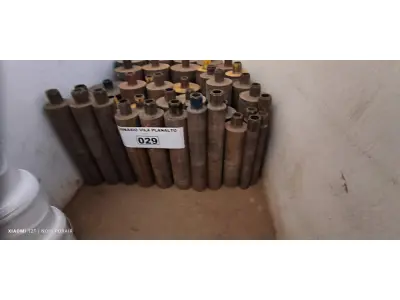 LOTE 029 - 01 LOTE COM BROCAS PARA FURADEIRA VERTICAL COM AVARIAS (NO ESTADO, NÃO SABEMOS SE FUNCIONA. LEILÃO NÃO TEM GARANTIA E NEM DEVOLUÇÃO).