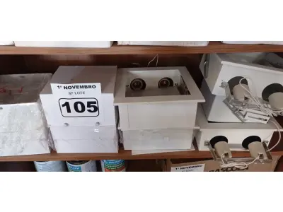 LOTE 105 - 09 LUMINÁRIAS MARCAS E MODELOS DIVERSOS. (NO ESTADO) ATENÇÃO! FAZER A VISITAÇÃO ANTES DE ARREMATAR, NÃO SABEMOS SE FUNCIONA. LEILÃO NÃO TEM GARANTIA E NEM DEVOLUÇÃO, SUJEITO A POSSÍVEIS AVARIAS VISÍVEIS/OCULTAS E/OU AUSÊNCIA DE COMPONENTES.