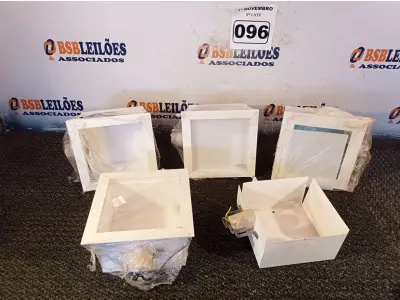 LOTE 096 - 05 LUMINÁRIAS DE EMBUTIR. (NO ESTADO) ATENÇÃO! FAZER A VISITAÇÃO ANTES DE ARREMATAR, NÃO SABEMOS SE FUNCIONA. LEILÃO NÃO TEM GARANTIA E NEM DEVOLUÇÃO, SUJEITO A POSSÍVEIS AVARIAS VISÍVEIS/OCULTAS E/OU AUSÊNCIA DE COMPONENTES.