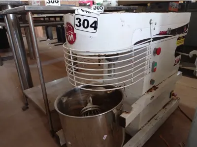 LOTE 304 - 01 MASSEIRA INDUSTRIAL BPM40. (NO ESTADO) ATENÇÃO! FAZER A VISITAÇÃO ANTES DE ARREMATAR, NÃO SABEMOS SE FUNCIONA. LEILÃO NÃO TEM GARANTIA E NEM DEVOLUÇÃO, SUJEITO A POSSÍVEIS AVARIAS VISÍVEIS/OCULTAS E/OU AUSÊNCIA DE COMPONENTES.