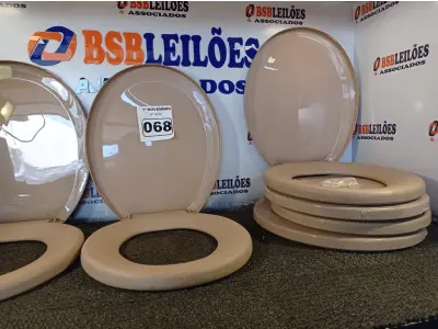 LOTE 068 - 06 ASSENTOS PARA VASO SANITÁRIO MARCAS E MODELOS DIVERSOS. (NO ESTADO) ATENÇÃO! FAZER A VISITAÇÃO ANTES DE ARREMATAR, NÃO SABEMOS SE FUNCIONA. LEILÃO NÃO TEM GARANTIA E NEM DEVOLUÇÃO, SUJEITO A POSSÍVEIS AVARIAS VISÍVEIS/OCULTAS E/OU AUSÊNCIA DE COMPONENTES.